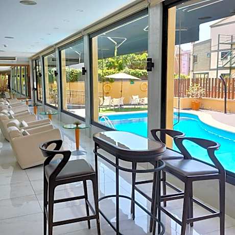 Hotel 153