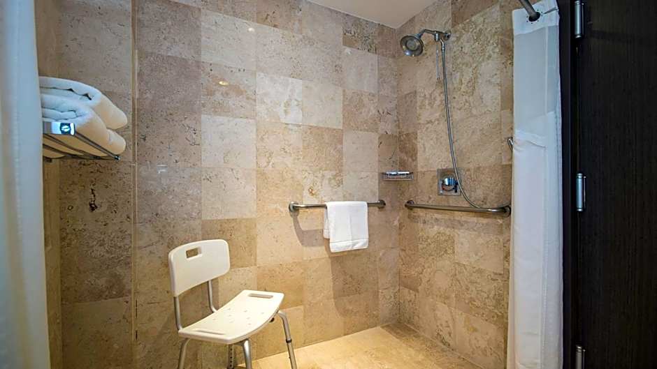 Holiday Inn Express & Suites Queretaro By IHG