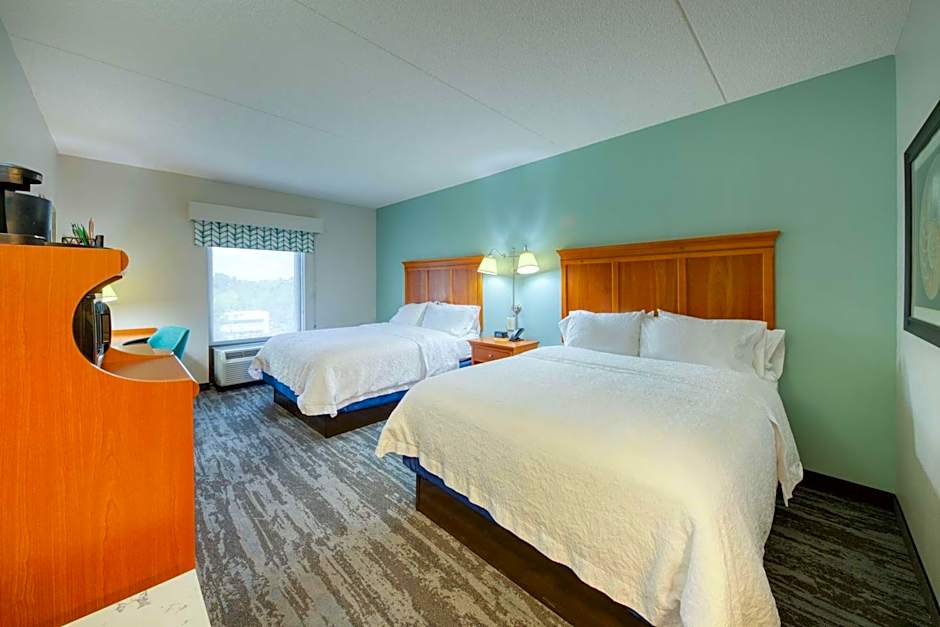 Photo 1 of 6 of 2 Queen Beds