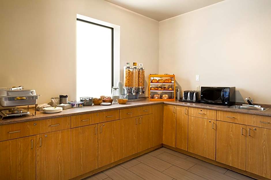 Super 8 by Wyndham Timmins ON