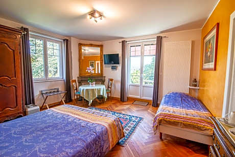 Triple Room with Mountain View