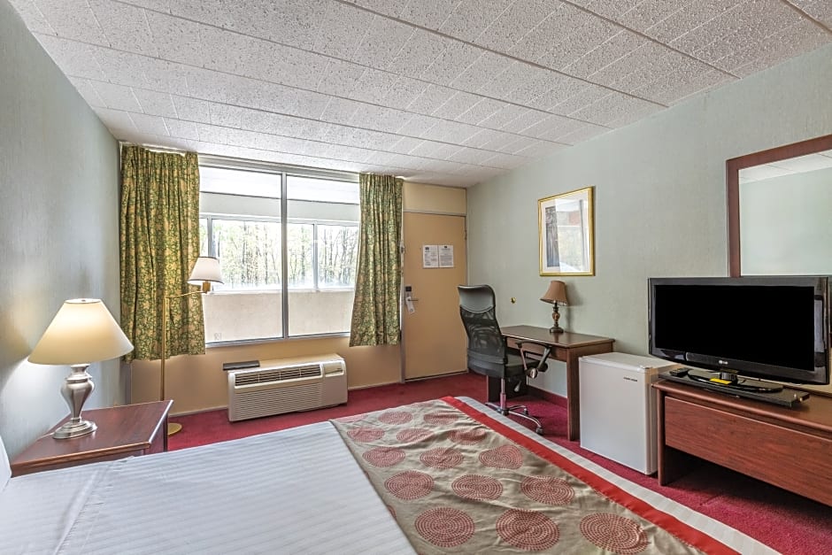 Red Carpet Inn and Suites Hazleton PA