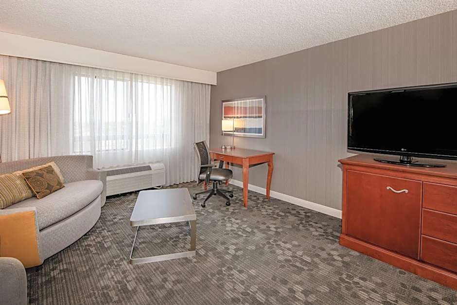 Courtyard by Marriott Newark Silicon Valley