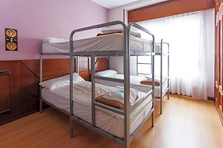 Quadruple Room with Private Bathroom