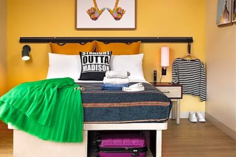 Queen Room with Two Queen Beds - Non-Smoking