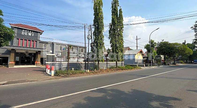 Hotel Dewi near GOR Merdeka Jombang Mitra RedDoorz