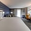 Comfort Inn & Suites At Dollywood Lane