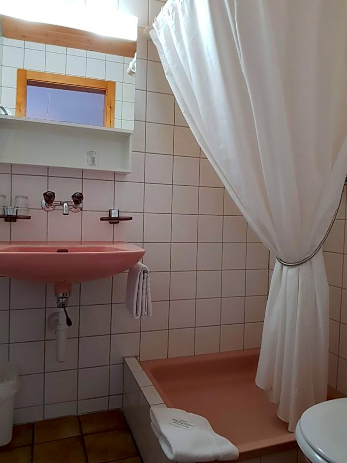 Gasthof Schoenegg B&B