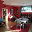 Elaine's Hollywood Bed & Breakfast