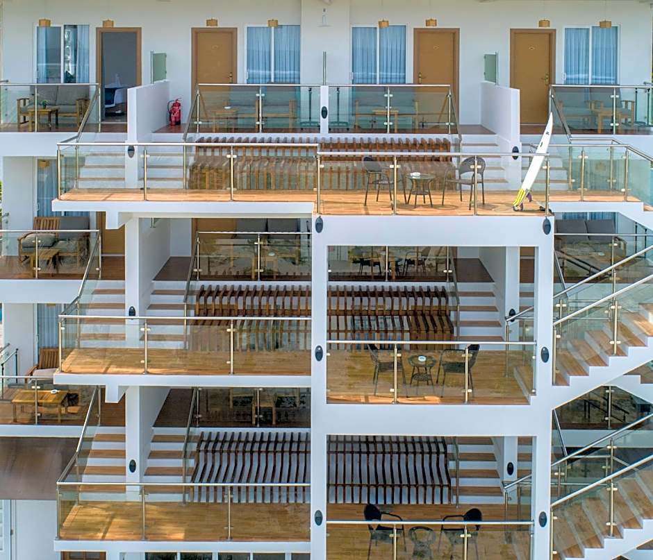 Reef Edge Thulusdhoo