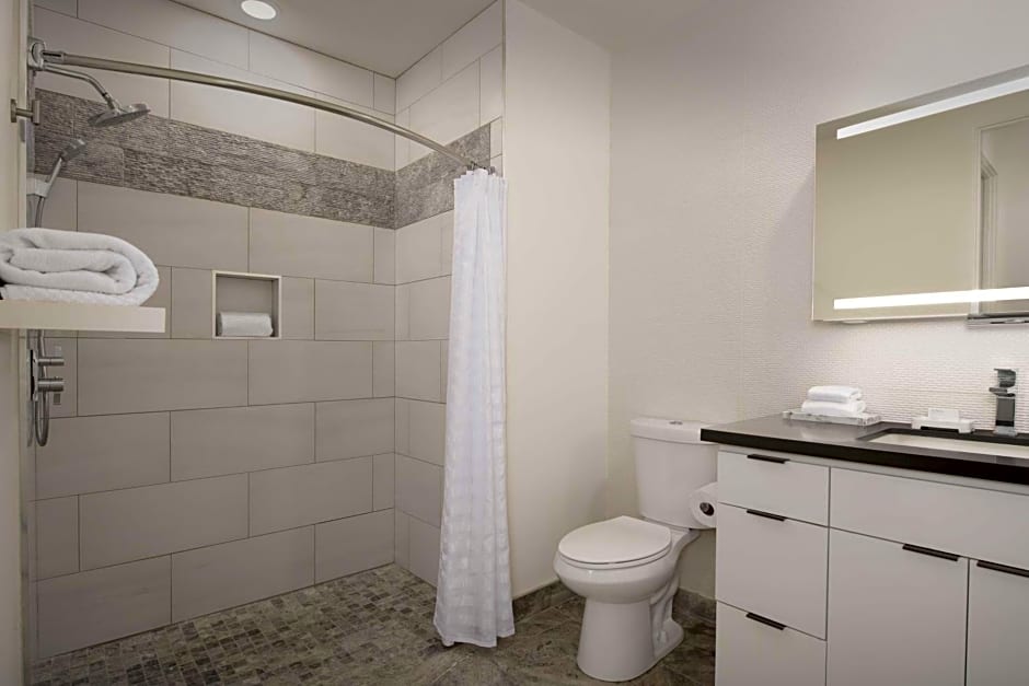 Embassy Suites By Hilton Hotel La Quinta, Ca