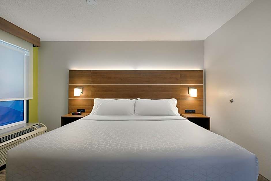 Holiday Inn Express & Suites Milton East I-10 By IHG