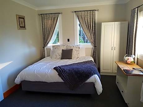 Cottage with Garden View