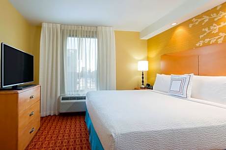 One-Bedroom Executive King Suite with Sofa Bed - Hearing Accessible