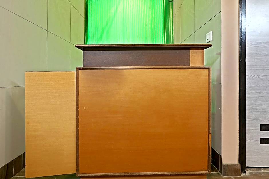 S R Comforts by OYO Rooms – Bangalore, MN