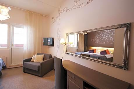 Standard Twin Room with Bath