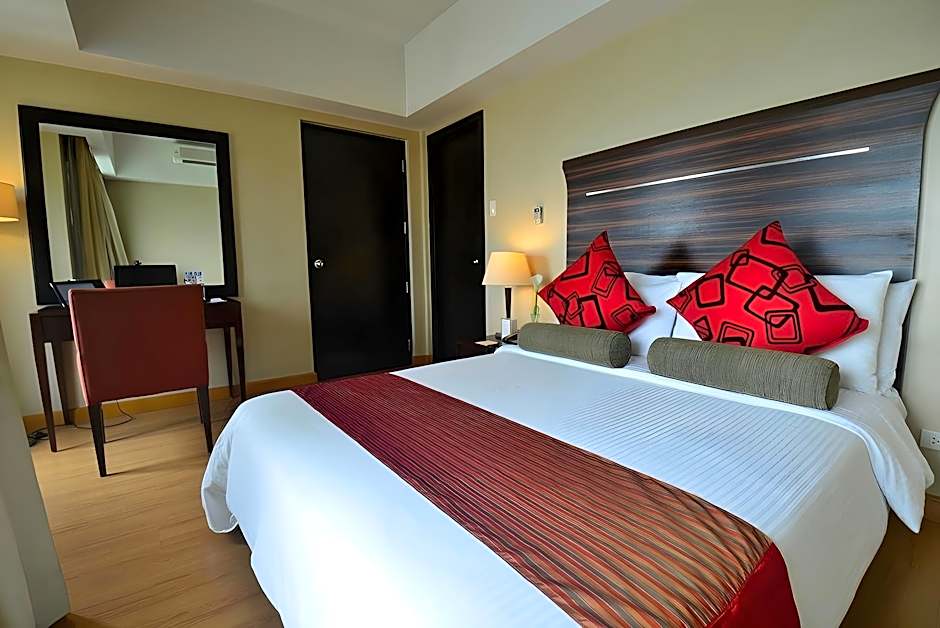 Lancaster Hotel Manila