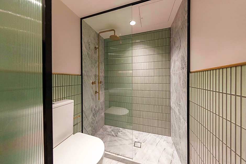 The Sarah by Urban Rest