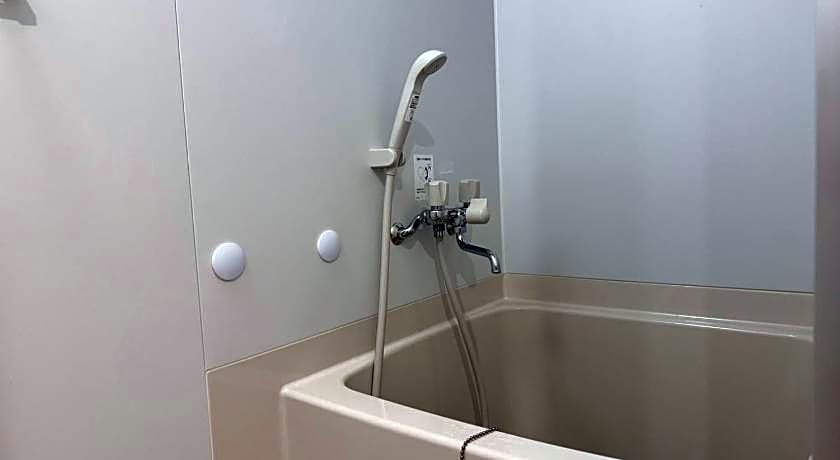 Capsule Hotel Suzumoriya 