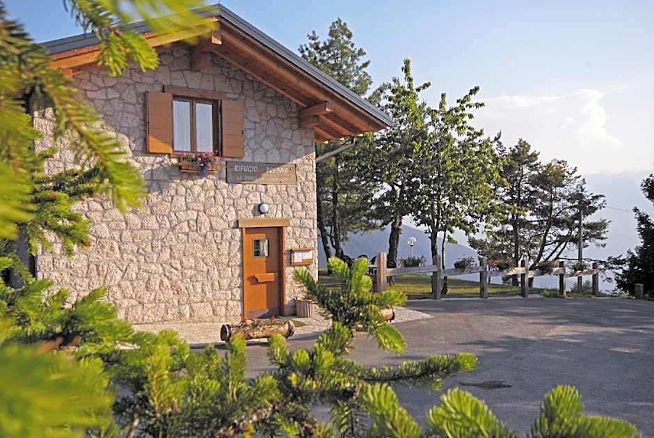 Rifugio Predaia Ai Todes'ci