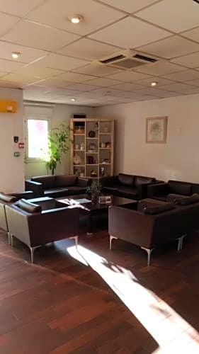 Kyriad Direct Arles Nord