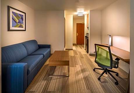 Suite with Two Beds - Non-Smoking