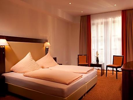 Double Room with Courtyard View