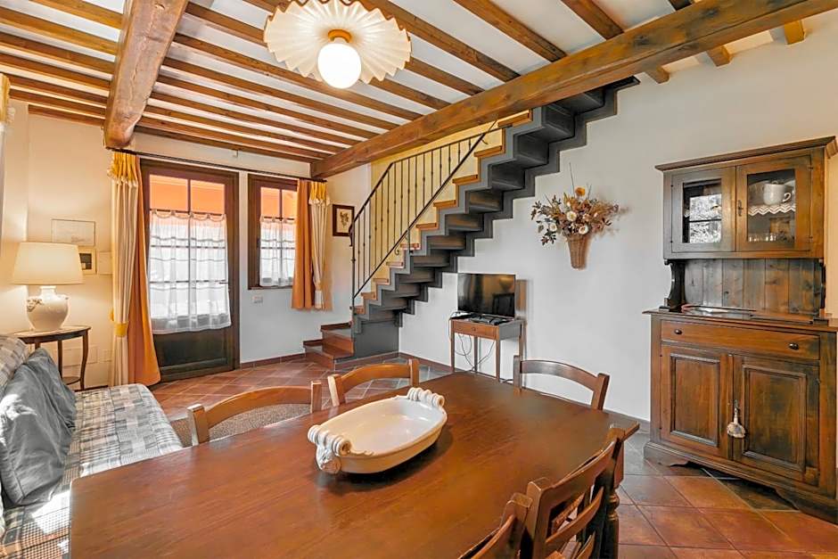 ISA-Holiday-Home with swimming-pool in San Gimignano, apartments with air conditioning and private outdoor area