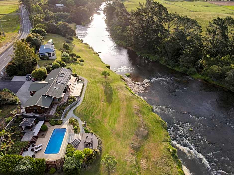 Te Awa Lodge