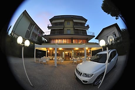 HOTEL LA PLAYA