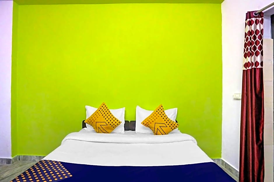 Goroomgo Raj hotel vip Noida