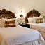 Los Pilares Hotel