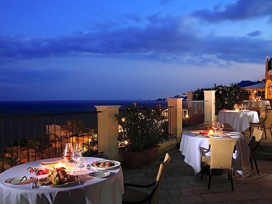 Capo Dei Greci Taormina Coast Hotel & SPA