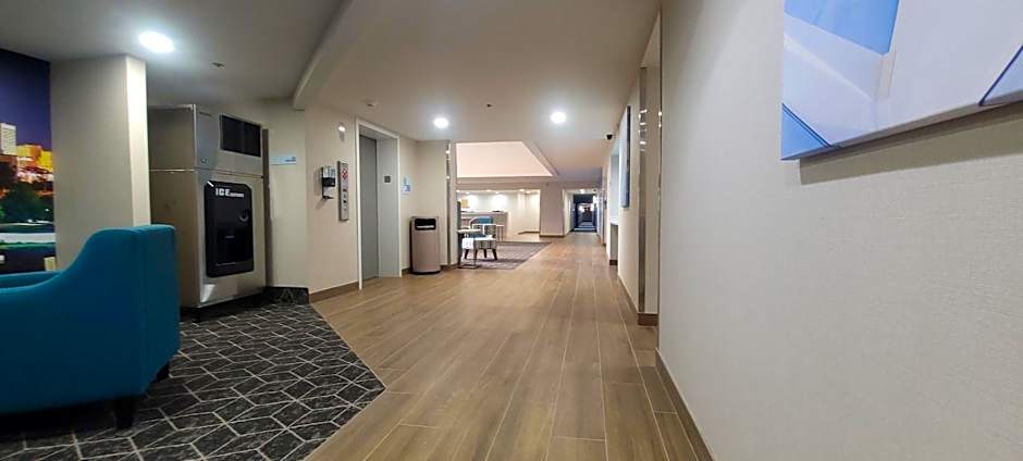 Clarion Pointe OKC Airport