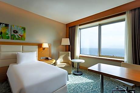 Standard Twin Room with Sea View