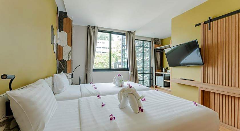 Sky Wave Patong Hotel