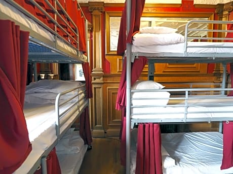 Bed in 18-Bed Mixed Dormitory Room - Shared External Bathroom (Triple Bunks)
