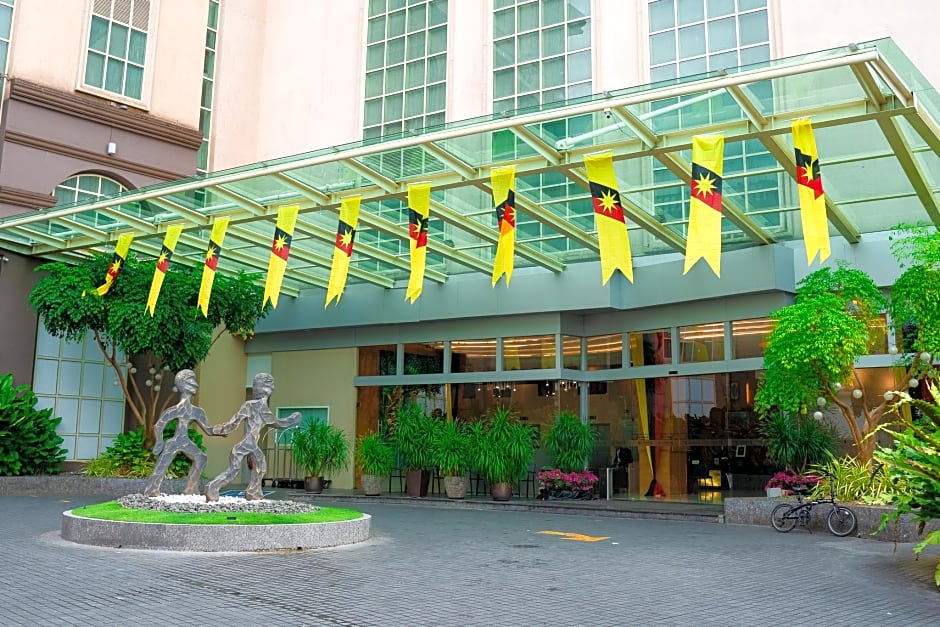 The Waterfront Hotel