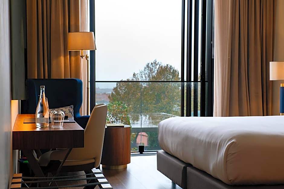 Curio Collection by Hilton Boeira Garden Hotel Porto, Portug