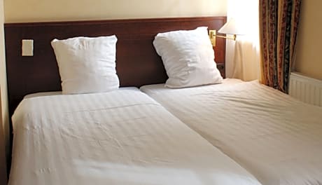 Small  Comfort with shower