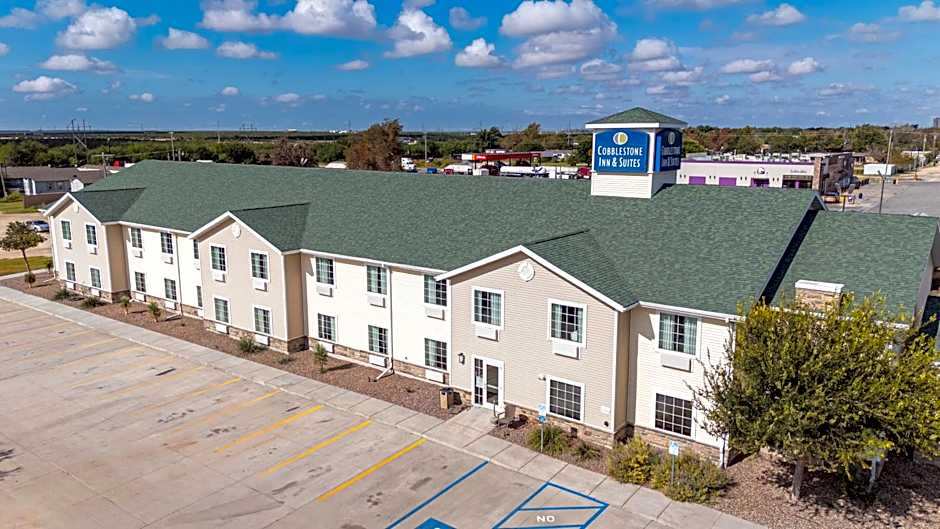 Cobblestone Inn & Suites - Big Lake
