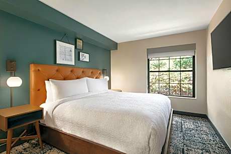 Two-Bedroom Suite with Two King Beds and Sofa Bed