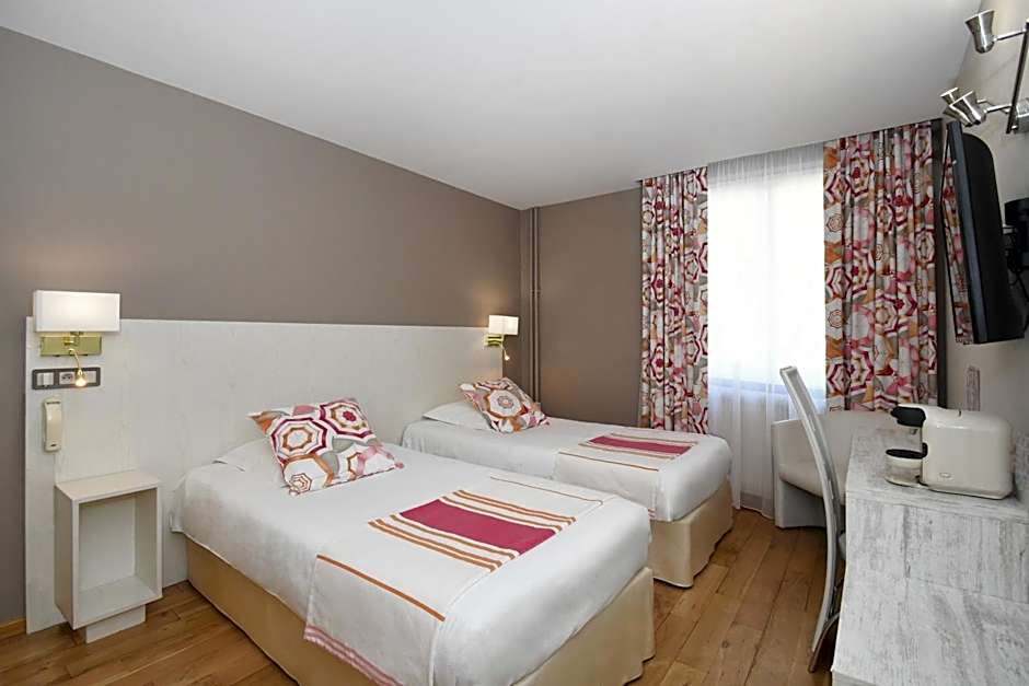 Logis Hôtel du Centre - Halte idéale en cyclotourisme avec garage à vélos clos