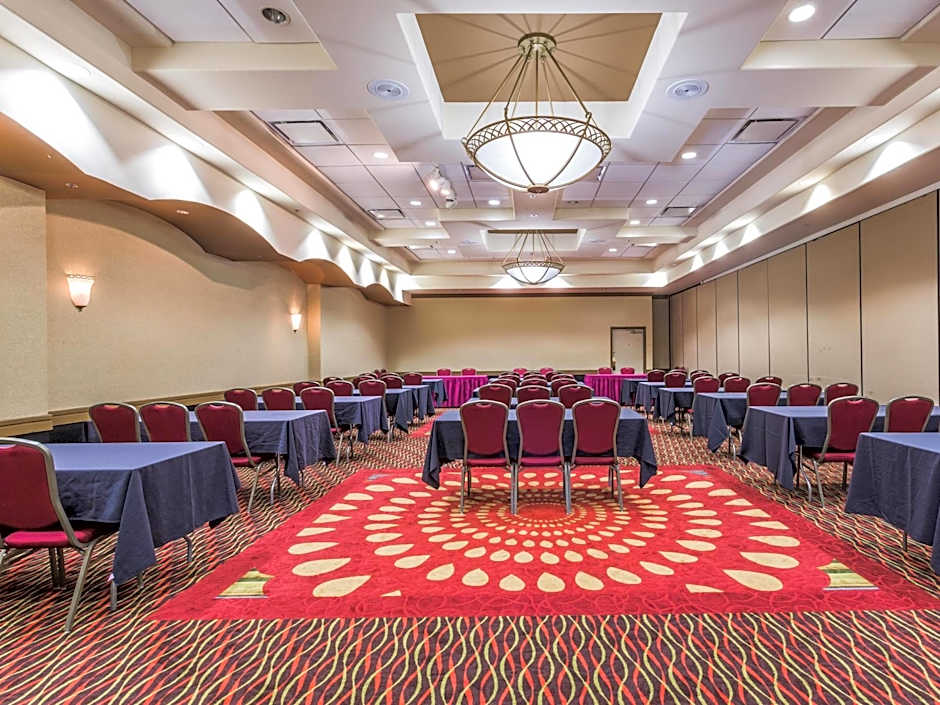 Ramada by Wyndham Jacksonville I-95 by Butler Blvd