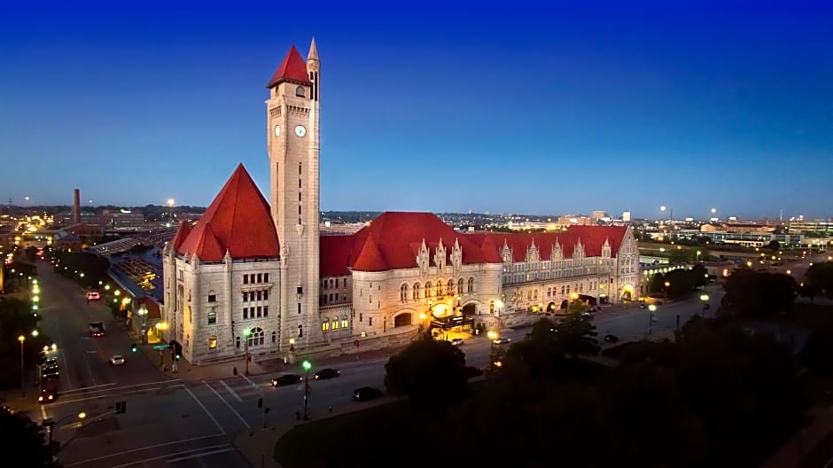 St. Louis Union Station Hotel, Curio Collection by Hilton