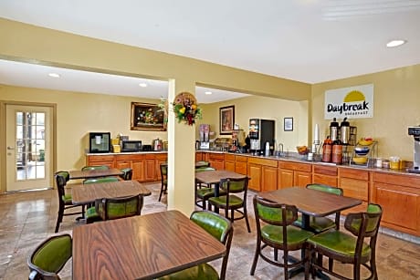 Days Inn by Wyndham Newport News