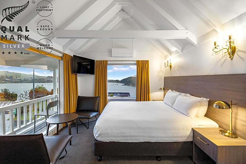 Colonial Village Motel