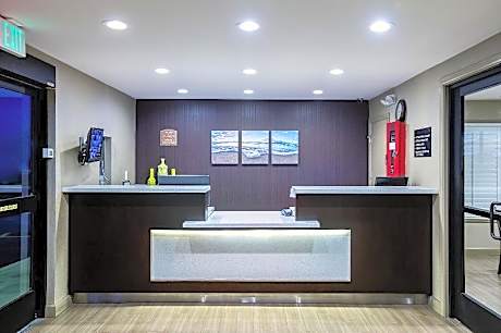 Super 8 Motel - Westminister