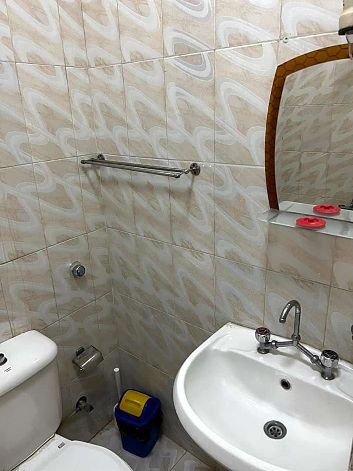 Elphardous Hotel