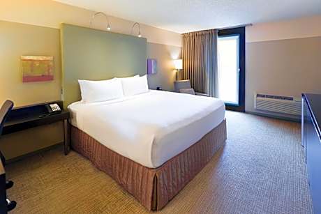 Standard King Room with Balcony - High Floor